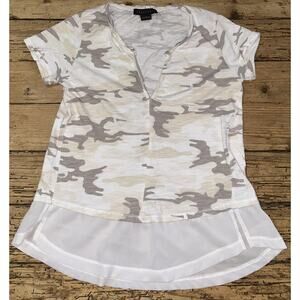 Sanctuary Women’s Size S White Tan Camo Print V Neck Short Sleeve T-Shirt